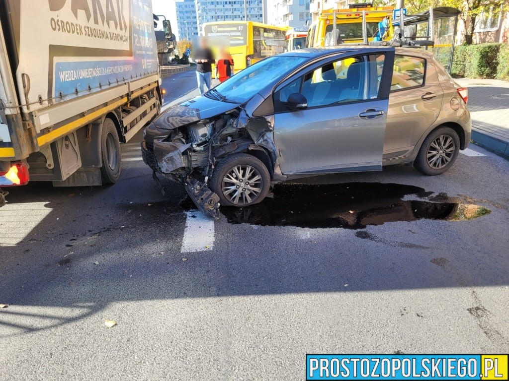 wypadek, wypadek na rondzie w opolu, wypadek na estakadzie, samochód uderzył w barierki, estakada opole wypadek , rondo opole wypadek,