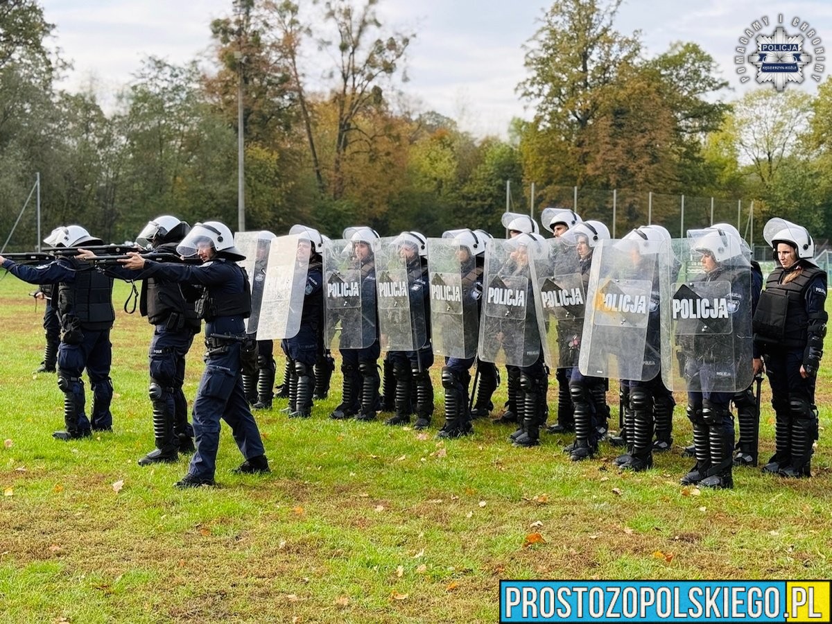 Ćwiczenia Nieetatowego Oddziału Prewencji Policji na stadionie w Sławięcicach