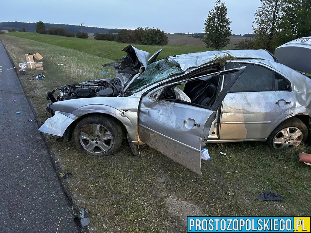 wypadek na autostradzie, dachowanie na autostradzie, wypadek na a4, a4 zablokowana,