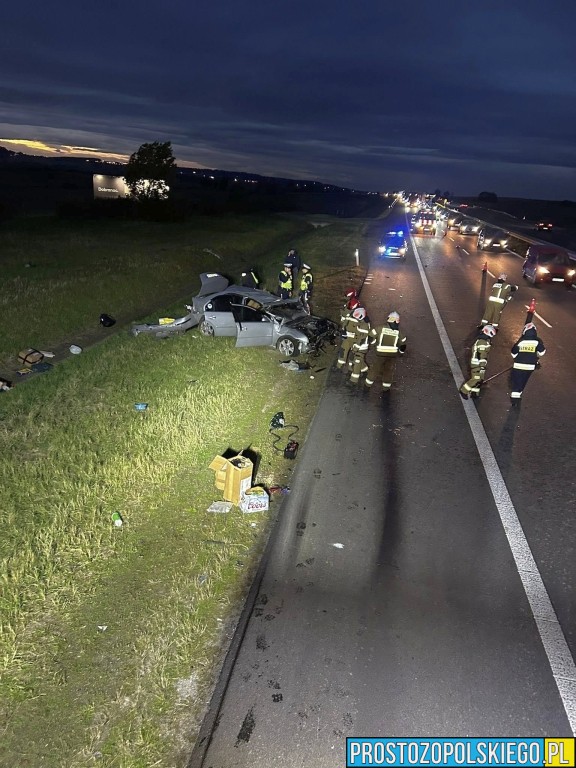 wypadek na autostradzie, dachowanie na autostradzie, wypadek na a4, a4 zablokowana,