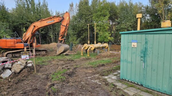 Gazociąg uszkodzony podczas prac ziemnych w Głuchołazach – 85 osób ewakuowanych