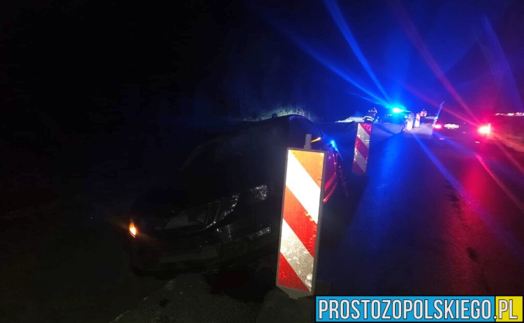 zawada wypadek, zawada auto w rowie, zawisł nad rowem, wypadek turawa,