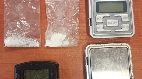 Wybrał się z podróż z amfetaminą – został zatrzymany razem z dilerem