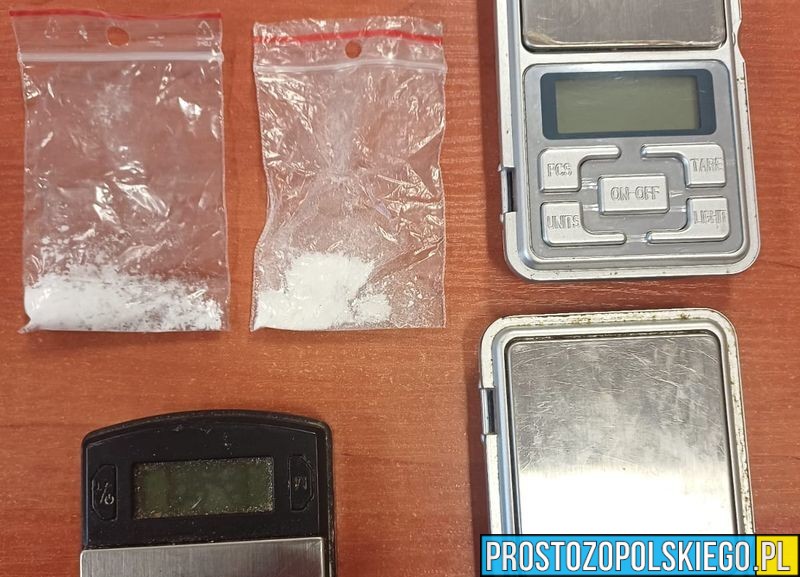 Wybrał się z podróż z amfetaminą – został zatrzymany razem z dilerem