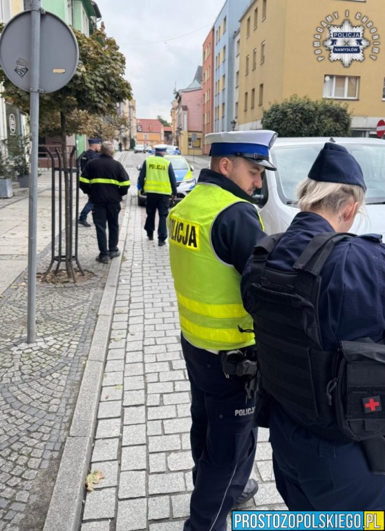 potrąceie kobiety w namysłowie,potrącenie kobiety w ciąży, potrącenie na pasach, potrącenie na pasach wideo, potrącenie ciężarnej na pasach, 