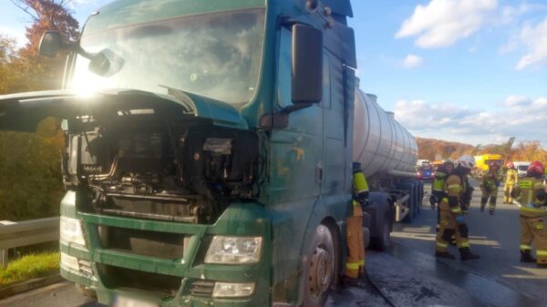 Pożar cysterny przewożącej mleko na autostradzie A4 w pobliżu Wysokiej