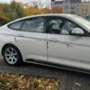 Nieprawidłowo zaparkowane BMW utrudniało przejście dla pieszych. Auto zostało oblane ketchupem