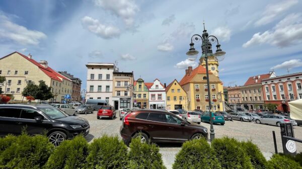 Leżał pijany pod sklepem w Otmuchowie – przy sobie miał narkotyki