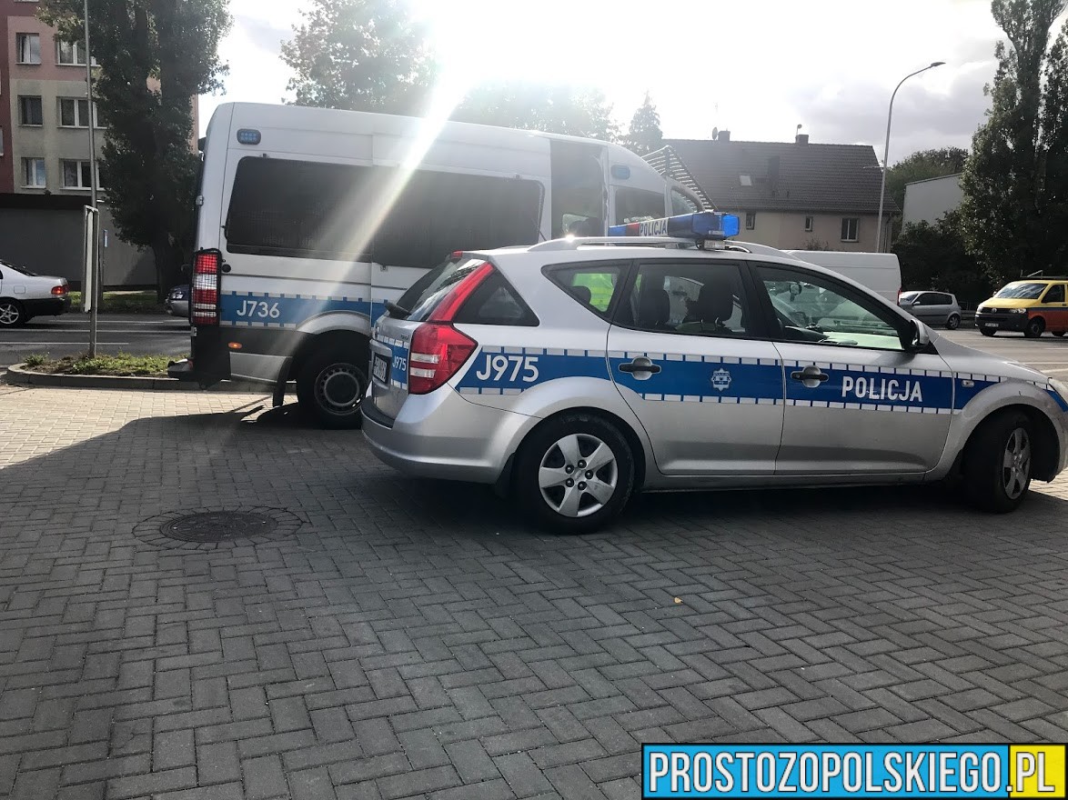 Krapkowiccy policjanci zatrzymali dwóch młodych mężczyzn z ponad 280 porcjami amfetaminy