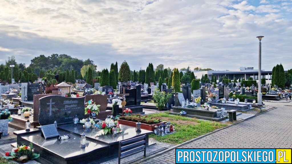 Zbliża się 1 listopada – na cmentarzach większy ruch