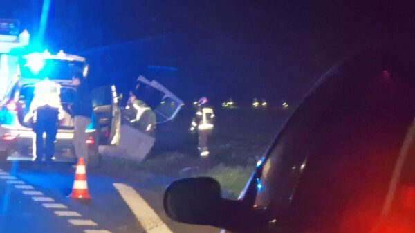 Kolnica: zderzenie busa z samochodem osobowym. Dwie osoby trafiły do szpitala