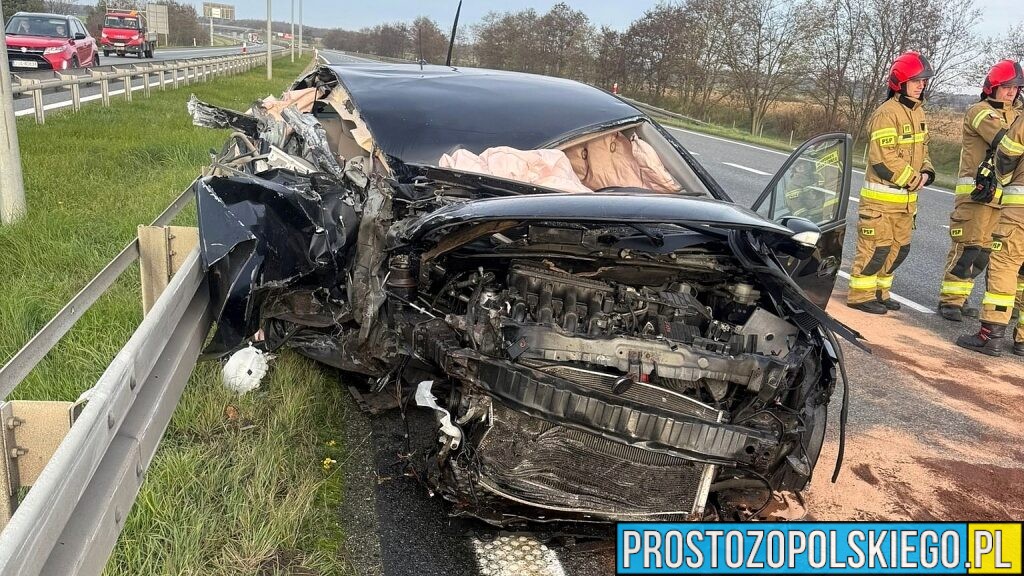 Wypadek na autostradzie A4 pod Prószkowem – kierowca hondy wjechał w naczepę
