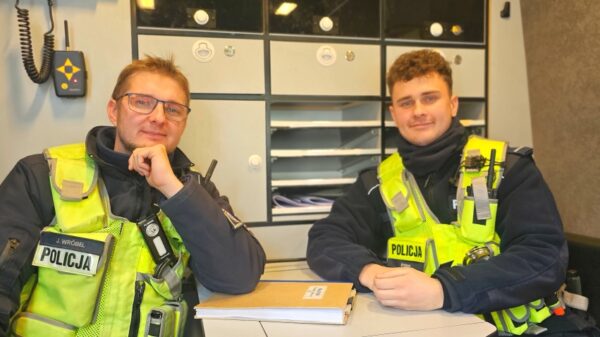 Strzelce Opolskie: Policjanci uratowali kierowcę ciężarówki. 62-latek dostał ataku epilepsji podczas kontroli