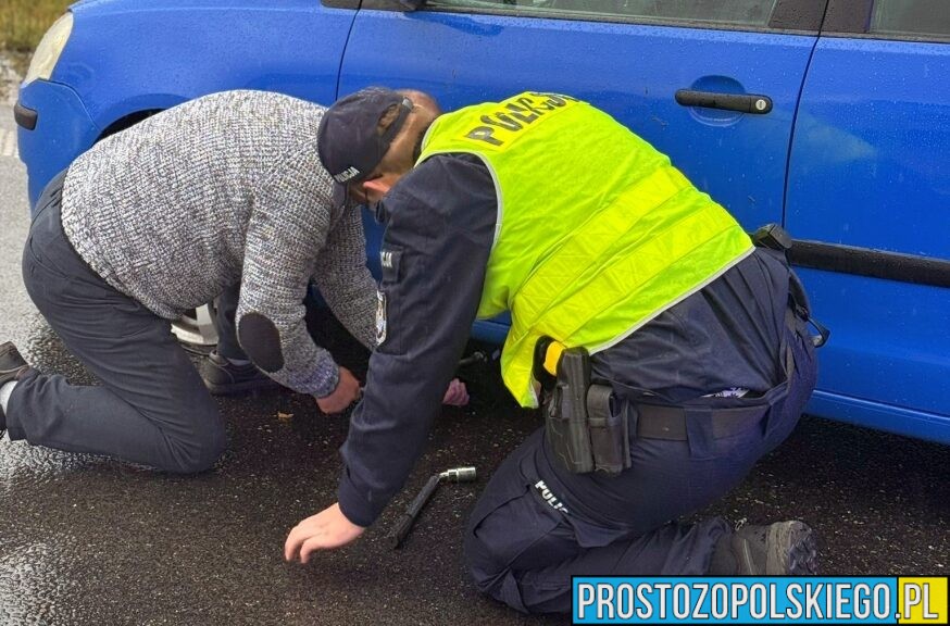 Policjanci z Kędzierzyna-Koźla pomogli kierowcy w potrzebie na DK40