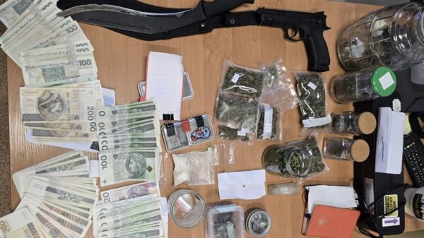 Kluczbork: mężczyzna zatrzymany z marihuaną i amfetaminą. 27-latkowi grozi kara do 10 lat pozbawienia wolności.