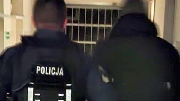 Nietypowe zatrzymanie w Byczynie – 23-latek sam podszedł do patrolu policji!