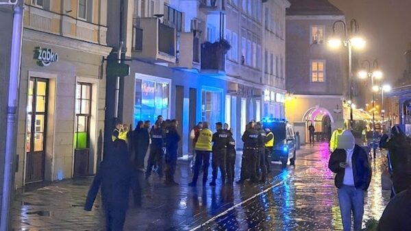 Rozbój w centrum Opola. Policjanci zatrzymali sześciu mężczyzn pochodzenia romskiego