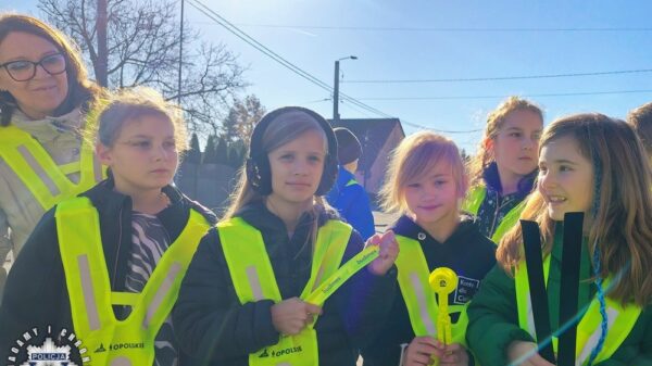 "Odblaskowa Szkoła" z policjantami z Lewina Brzeskiego