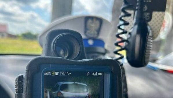 Dwóch kierowców straciło prawo jazdy za rażące przekroczenie prędkości w Lubszy