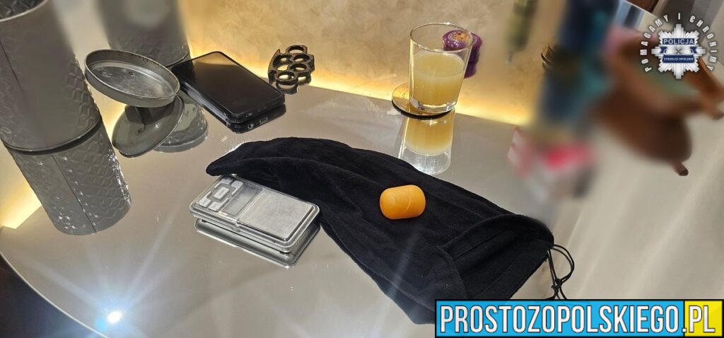 Strzeleccy kryminalni zatrzymali 38-latka ukrywającego się przed wymiarem sprawiedliwości. W mieszkaniu znaleziono narkotyki