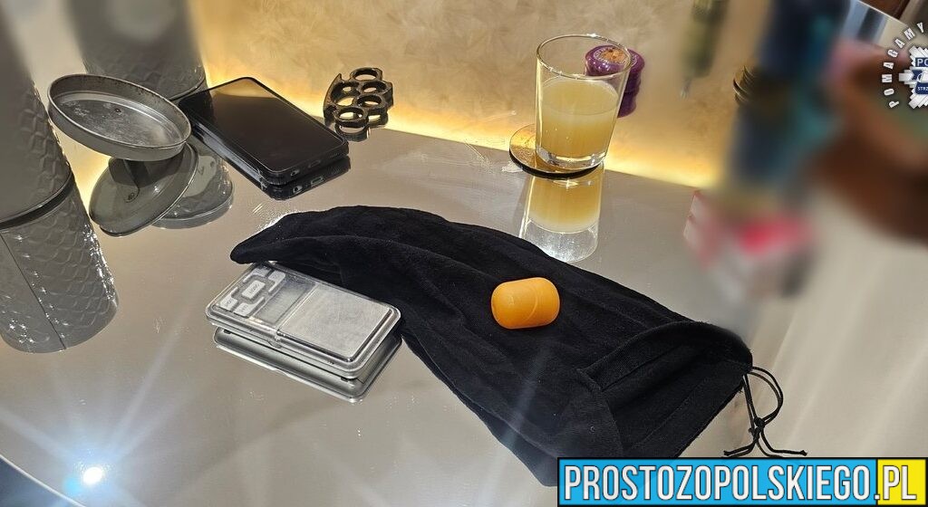 Strzeleccy kryminalni zatrzymali 38-latka ukrywającego się przed wymiarem sprawiedliwości. W mieszkaniu znaleziono narkotyki