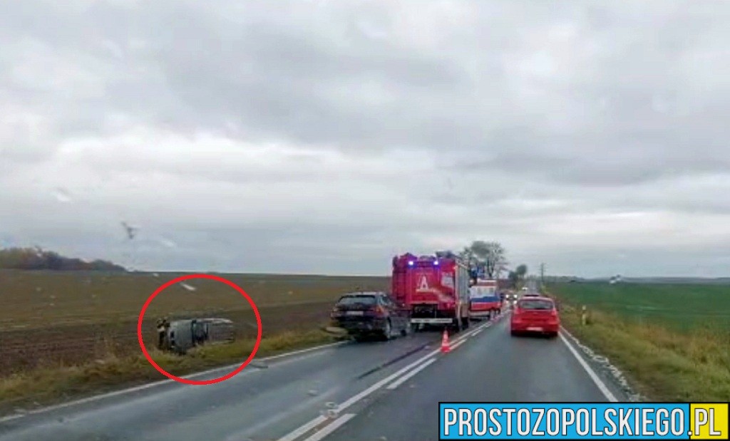 Dachowanie suzuki na DK41 pod Nysą – ranna kobieta i dwoje dzieci w wieku 7 i 8 lat