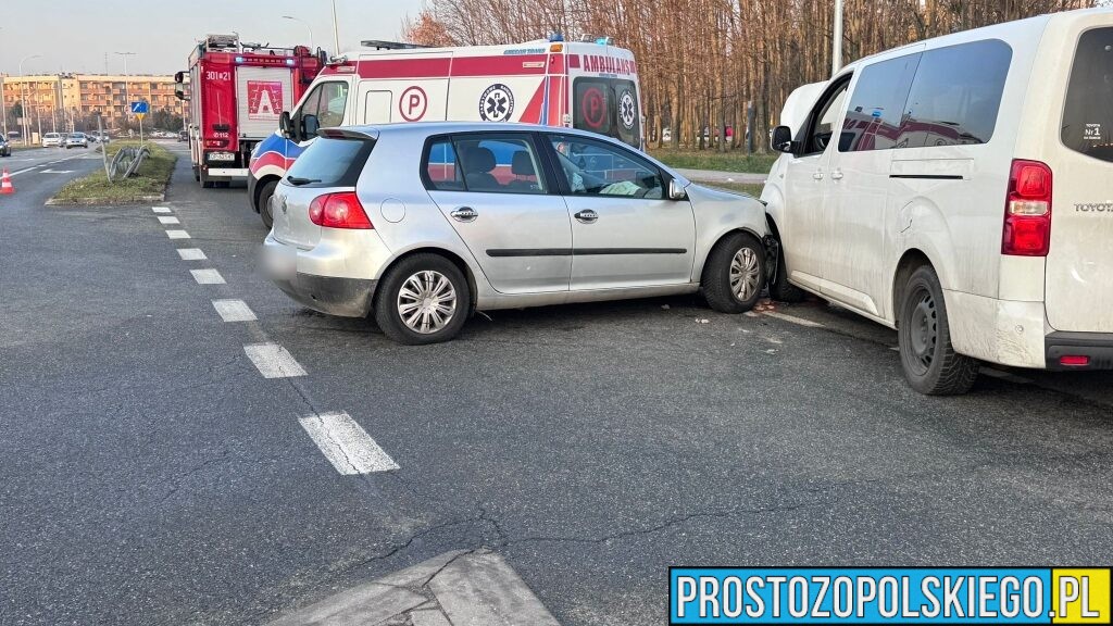 Wypadek na ul. Sosnkowskiego w Opolu. Jedna osoba trafiła do szpitala