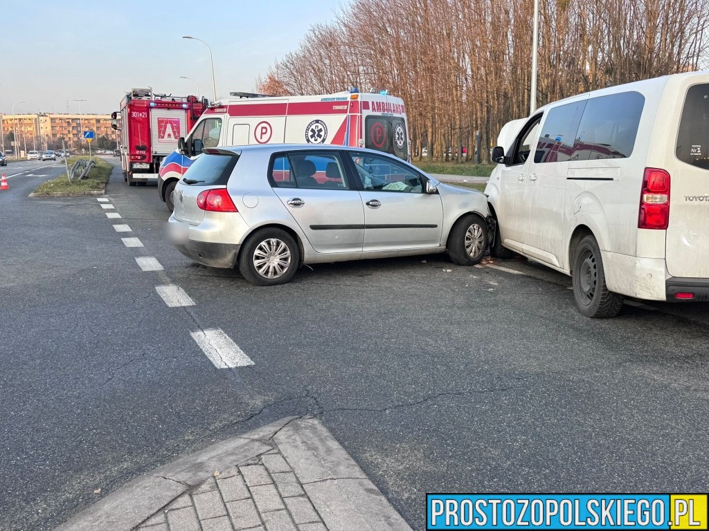 Wypadek na ul. Sosnkowskiego w Opolu. Jedna osoba trafiła do szpitala