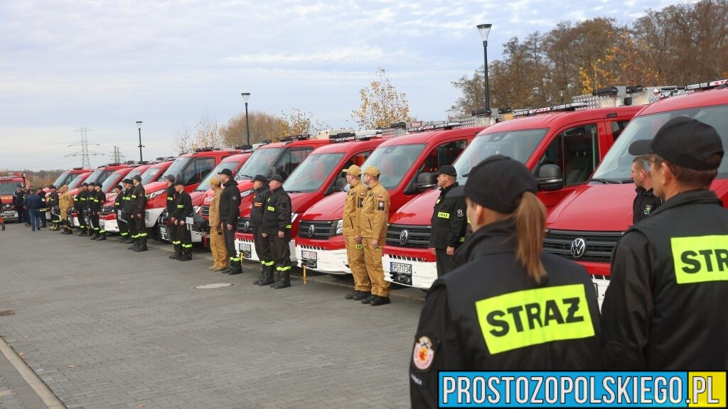 Opolskie OSP zyskały 19 nowych lekkich wozów ratowniczo-gaśniczych. To część dużego projektu wartego 22 mln zł