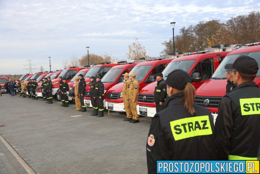 Opolskie OSP zyskały 19 nowych lekkich wozów ratowniczo-gaśniczych. To część dużego projektu wartego 22 mln zł