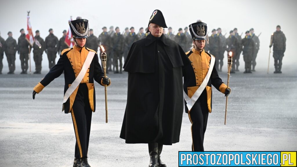 Uroczysty apel 10. Opolskiej Brygady Logistycznej ku czci płk. Piotra Wysockiego