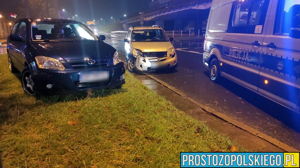 Zderzenie dwóch samochodów osobowych na Placu Konstytucji 3 Maja w Opolu (Rondo)