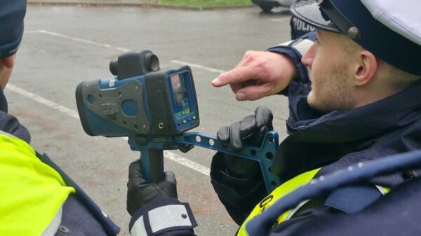 Opolscy policjanci szkolili się z obsługi ręcznych mierników prędkości. Celem poprawa bezpieczeństwa na drogach