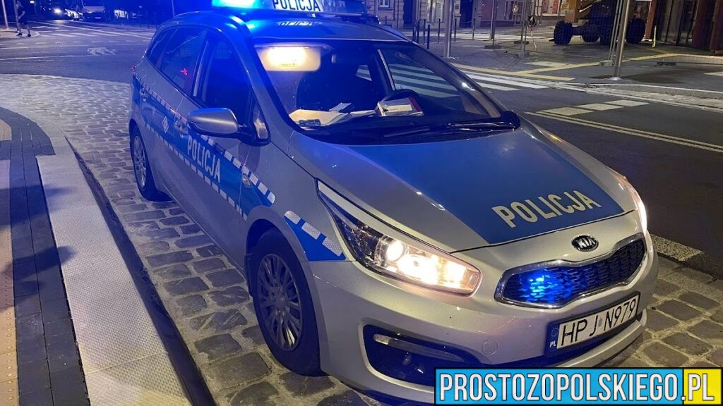 Rozbój w sklepie na osiedlu Pogorzelec w Kędzierzynie-Koźlu. Napastnik groził pracownikowi i ukradł pieniądze