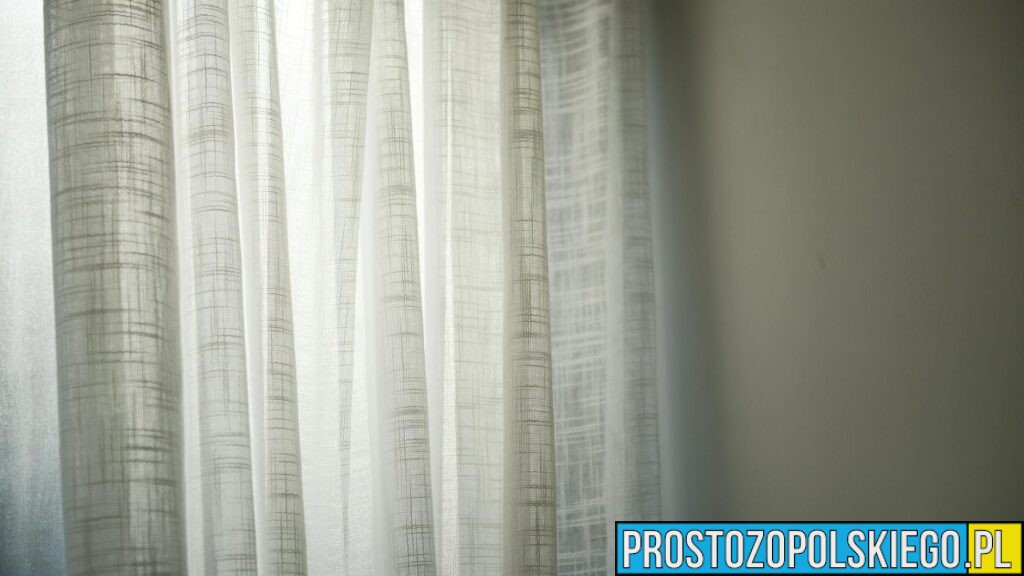 Czym różnią się firany żakardowe od woalowych i kiedy warto je wybrać