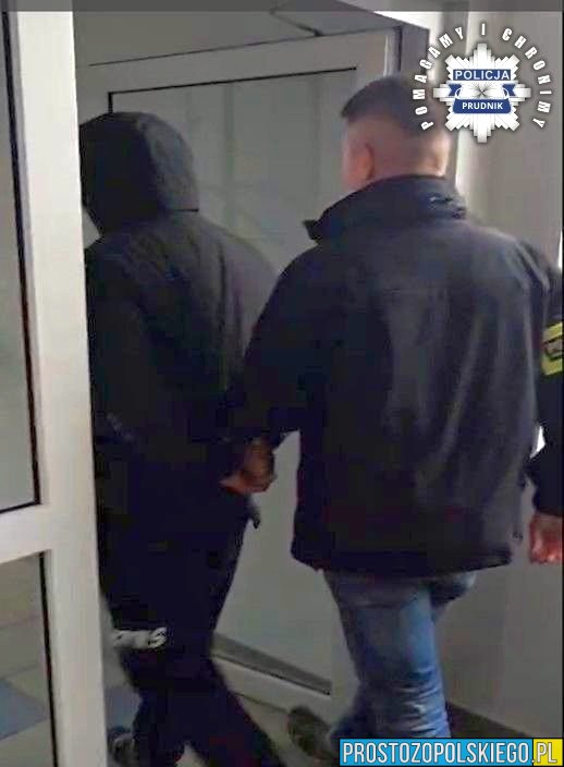 Brutalny atak w Prudniku. 39-latek pobił i zaatakował znajomego maczetą