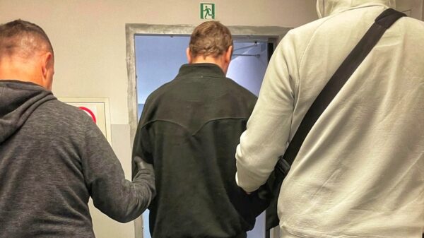 Opole: zatrzymany 37-latek odpowie za fałszywy alarm bombowy i znieważenie funkcjonariuszy