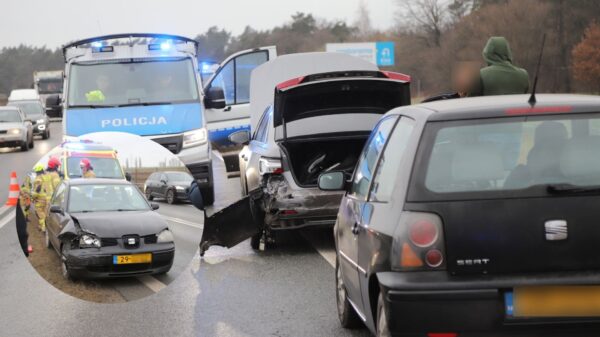 Wypadek na obwodnicy Turawa Park. Zderzenie seata i audi, 7 osób w pojazdach, 2,5-latek trafił do szpitala