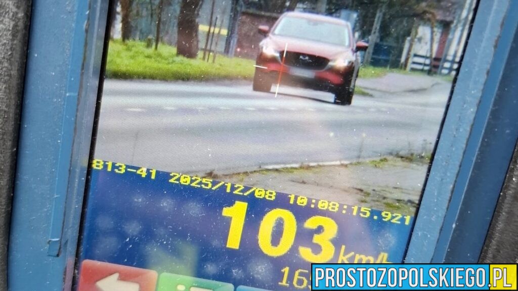 Krzyżowice: 37-latek jechał 103 km/h w obszarze zabudowanym. Stracił prawo jazdy i otrzymał wysoki mandat