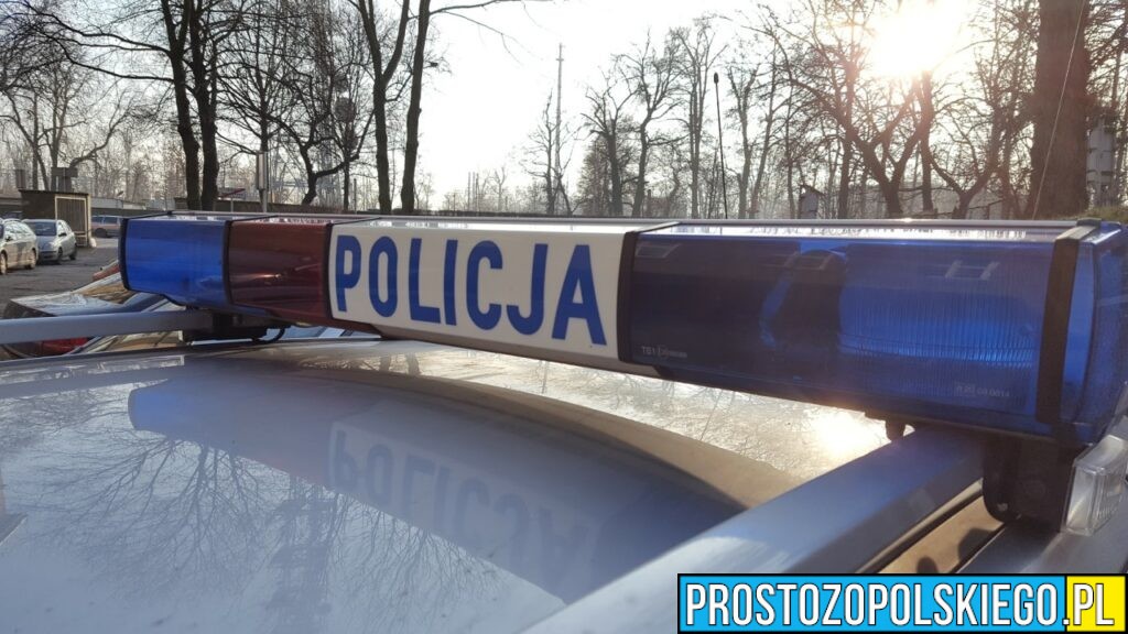Krapkowice: Policjanci uratowali 75-latka. Dzięki ich determinacji senior trafił do szpitala