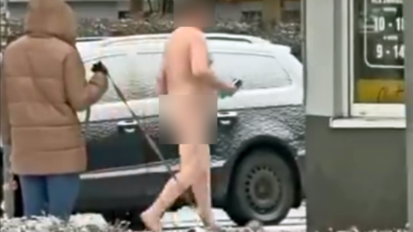 Nagiego mężczyznę widziano na osiedlu Chabry w Opolu. Interweniowała policja i pogotowie