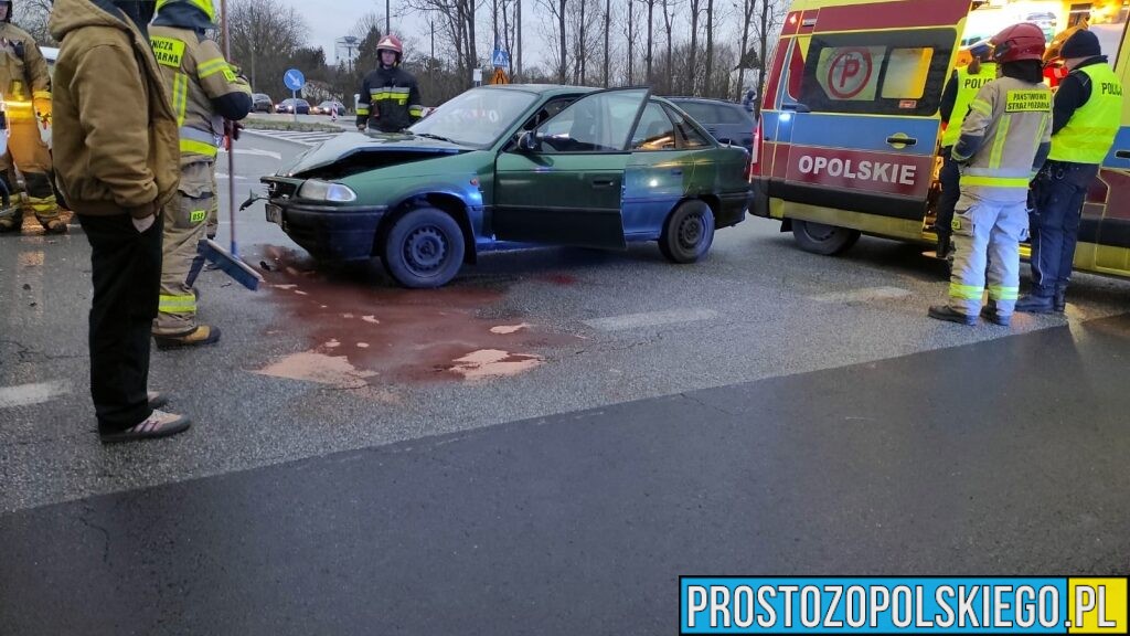 Wypadek na skrzyżowaniu Sosnkowskiego i Wodociągowej w Opolu. Jedna osoba trafiła do szpitala