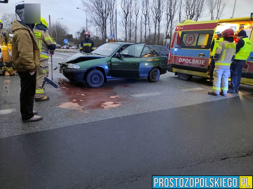 Wypadek na skrzyżowaniu Sosnkowskiego i Wodociągowej w Opolu. Jedna osoba trafiła do szpitala