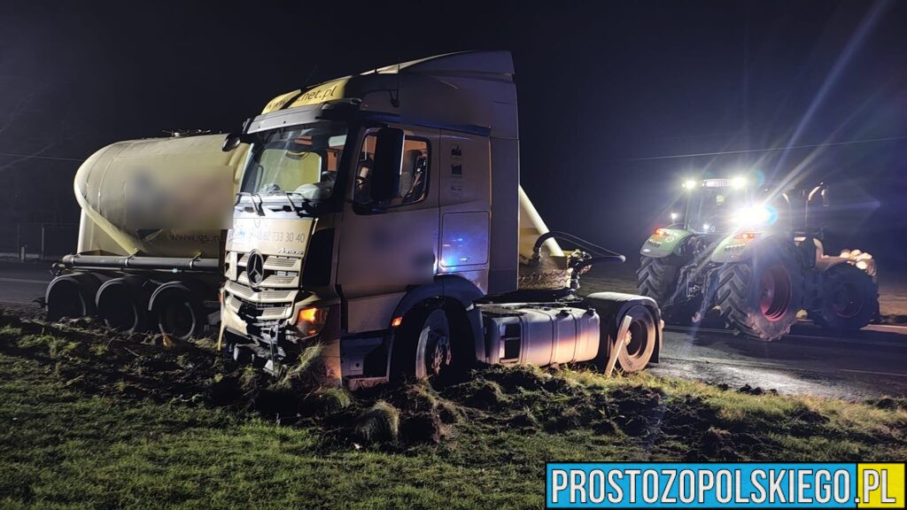 Wypadek z udziałem samochodu ciężarowego w Igłowicach.