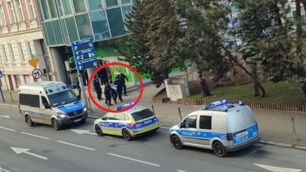 Bójka w sklepie na ul. Ozimskiej w Opolu. Dwóch mężczyzn zatrzymanych przez policję