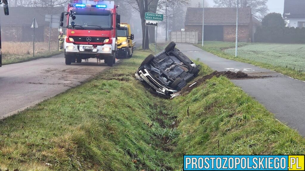 Wypadek w Kotorzu Małym. Samochód dachował na ul. Opolskiej – jedna osoba trafiła do szpitala