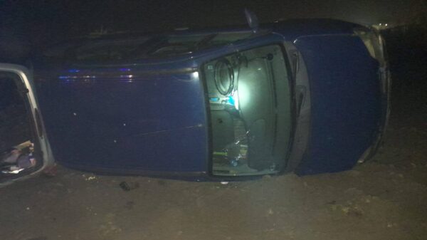 Dachowanie samochodu na ul. 1 Maja w Strzelcach Opolskich. Kierująca trzeźwa