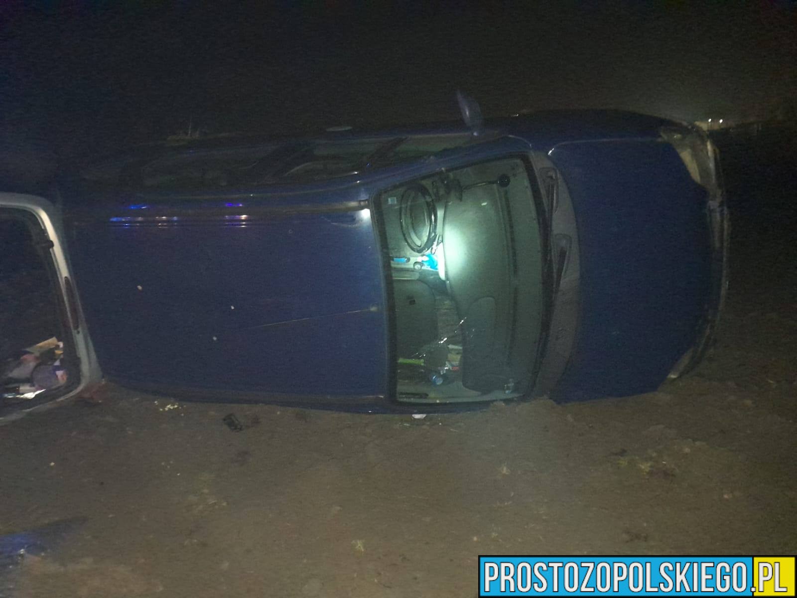 Dachowanie samochodu na ul. 1 Maja w Strzelcach Opolskich. Kierująca trzeźwa