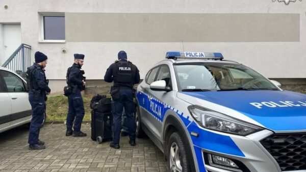 Namysłów: Podejrzany ładunek przy budynku.