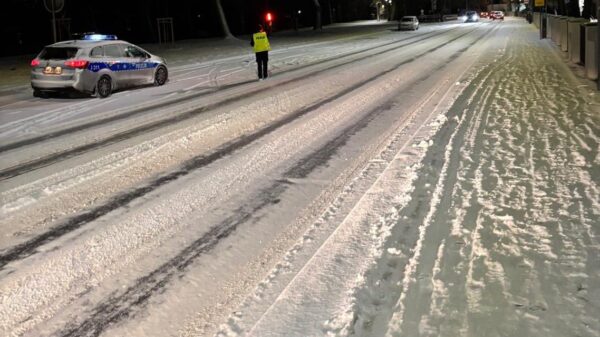 Trudne warunki na drogach. Policja apeluje o ostrożność